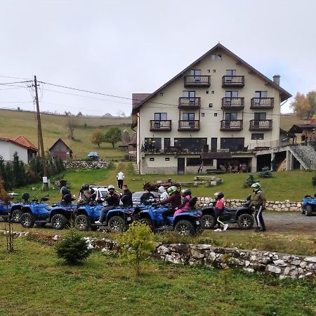 Pensiunea Ursul Carcotas Фундата Экстерьер фото